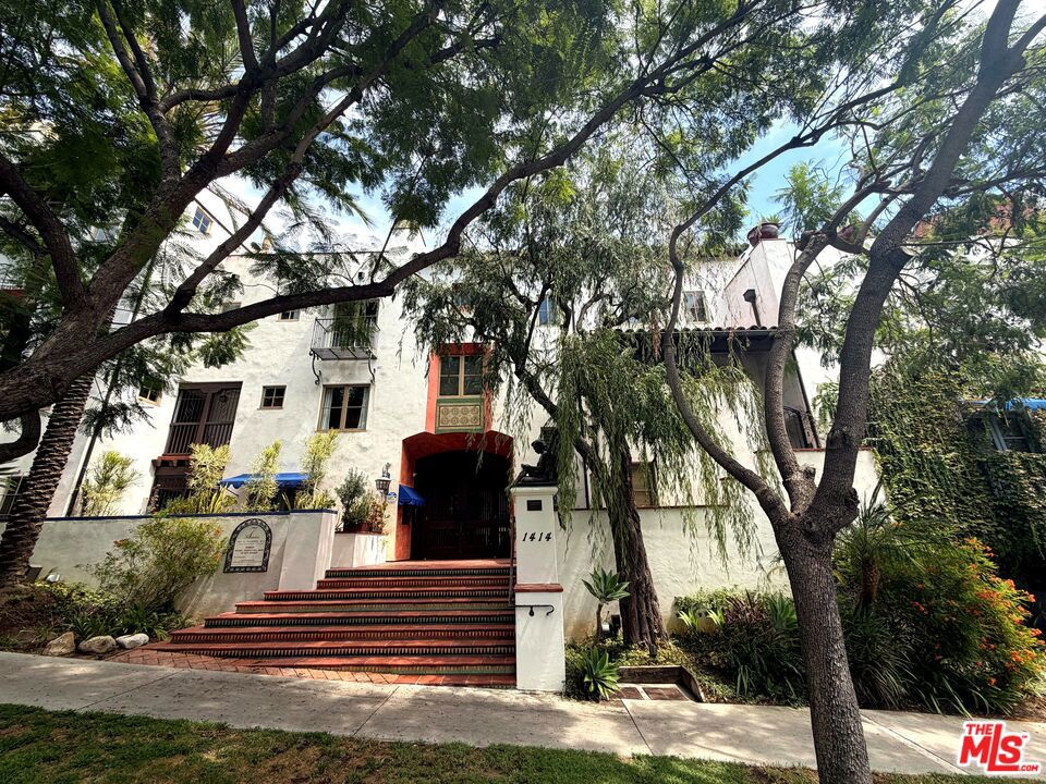 1414 N Harper Avenue 16 — photo