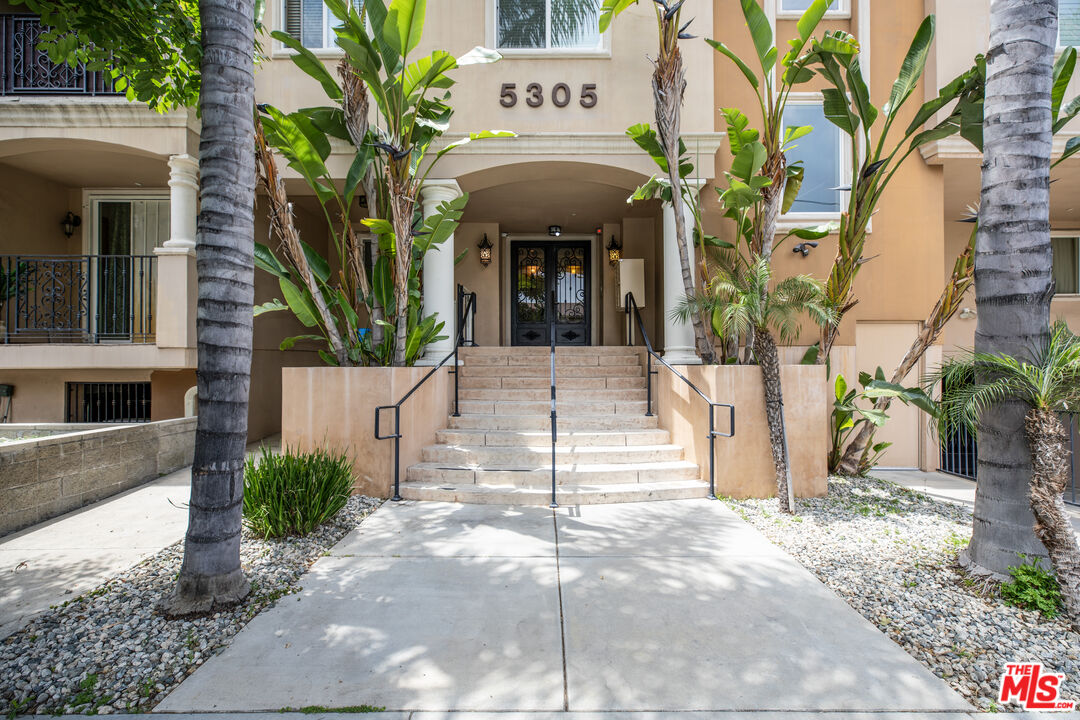 5305 Bellingham Ave Unit 102 — photo