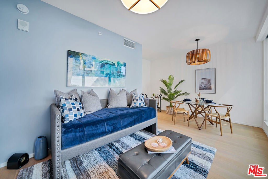 877 Francisco Street 626 — photo