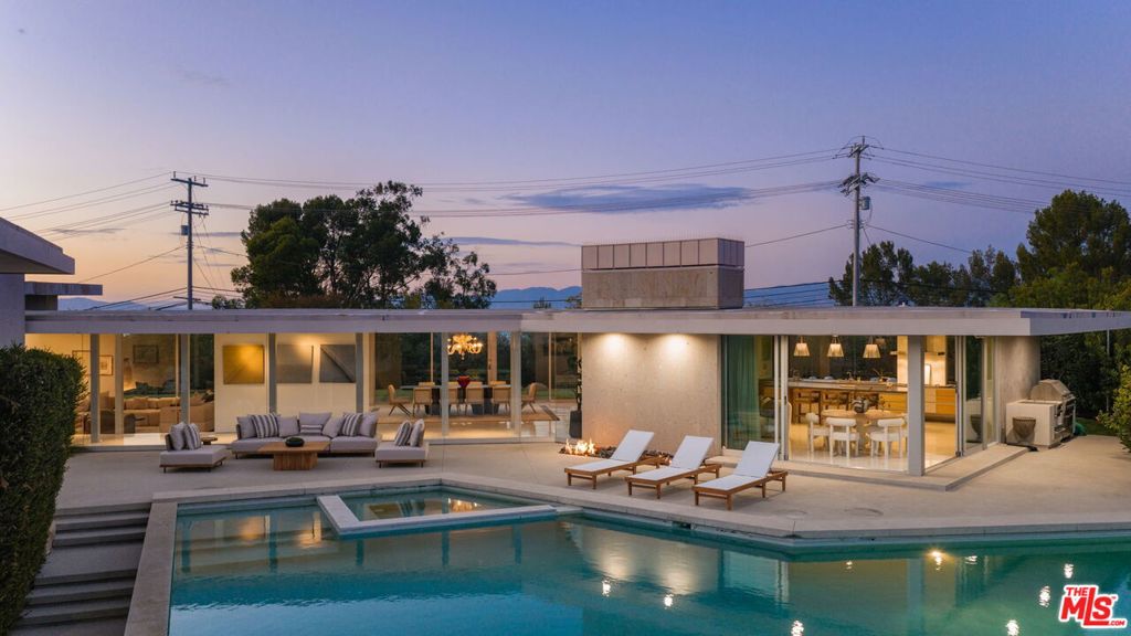 14700 Mulholland Drive — photo