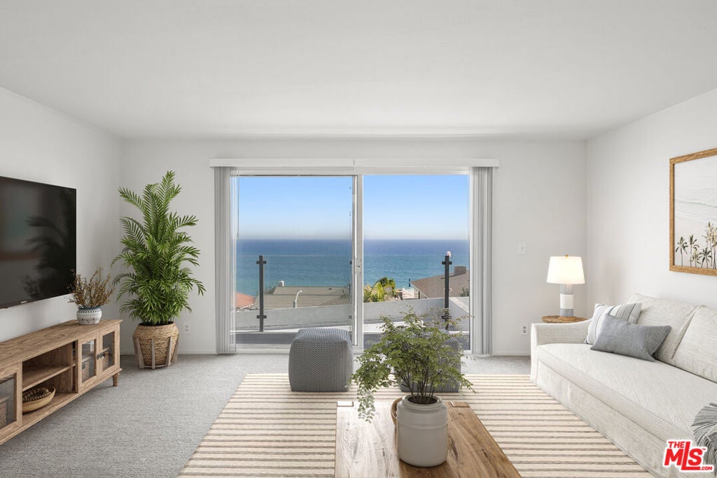 18203 Coastline Drive 2 — photo