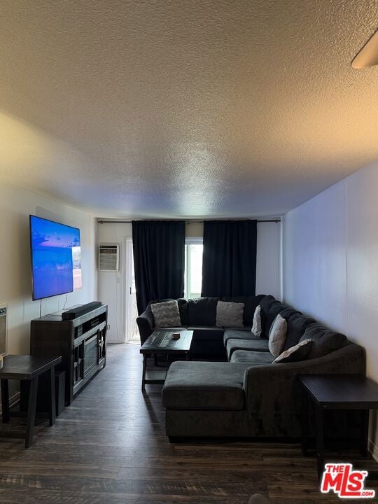 5585 E Pacific Coast Highway — photo