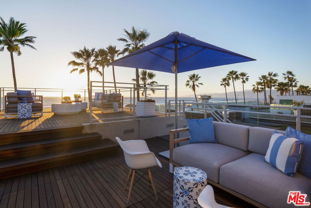 2505 Ocean Front Walk — photo