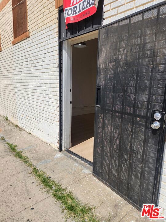 2822 W Slauson Avenue C — photo