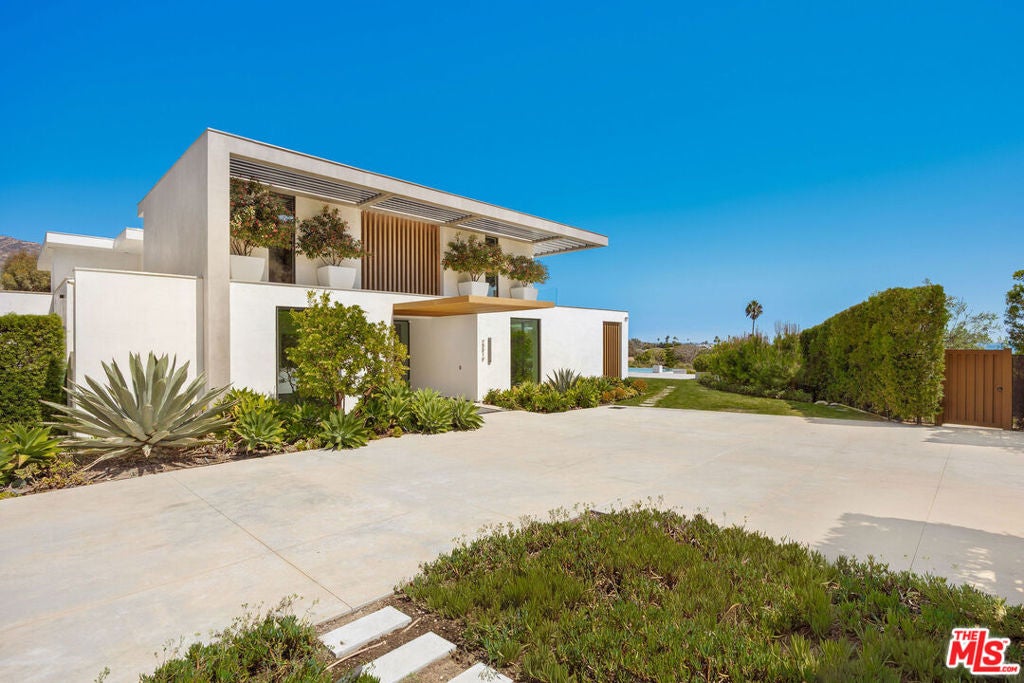 23919 Malibu Road — photo