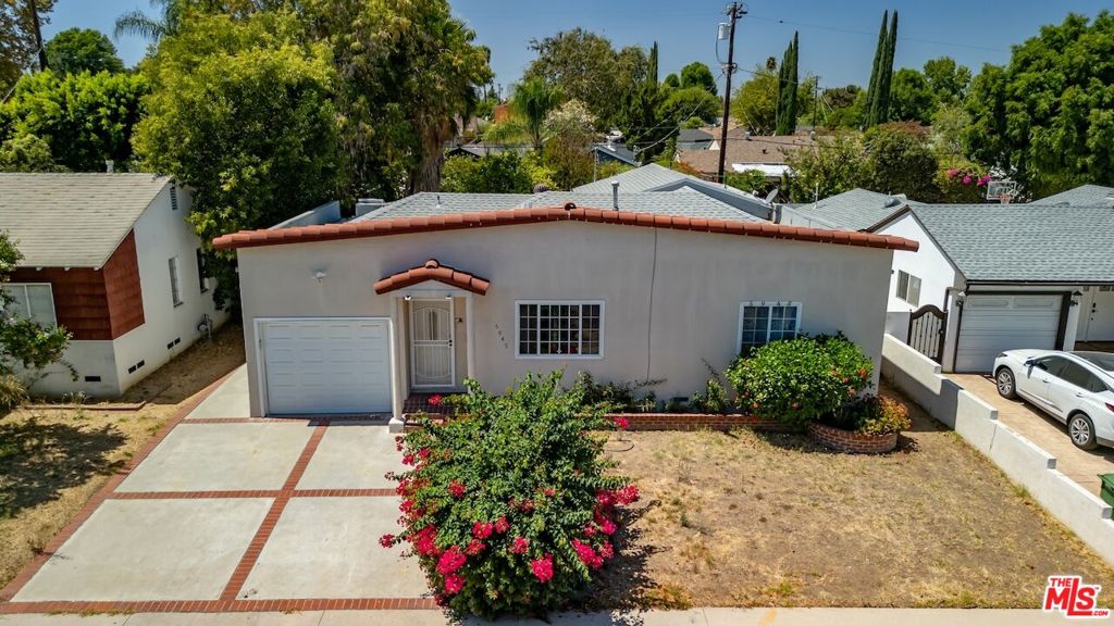 5945 Yarmouth Avenue — photo