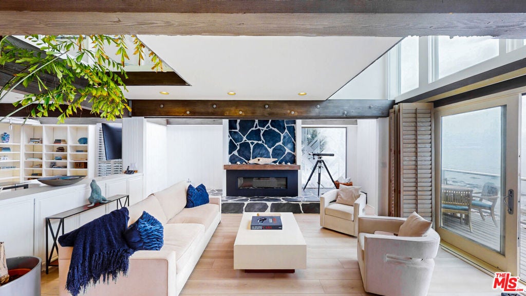 24108 Malibu Road — photo