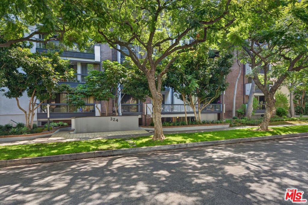 324 N Palm Drive 404 — photo