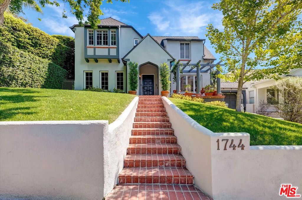 1744 N Gardner Street — photo