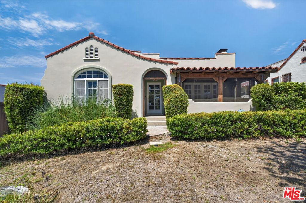 3217 Lowry Road — photo