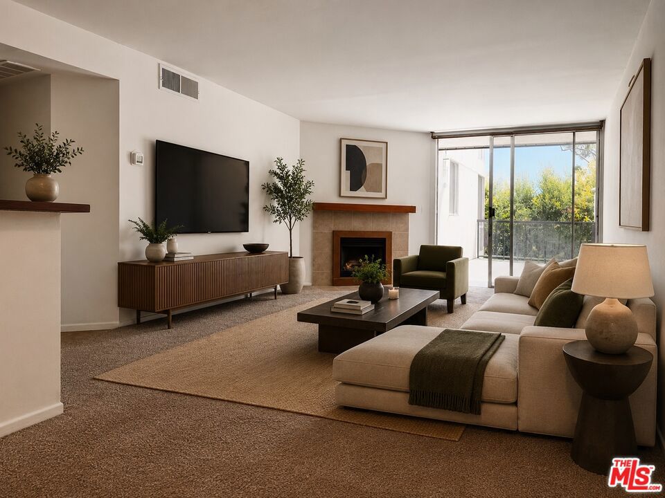8530 Holloway Drive 222 — photo