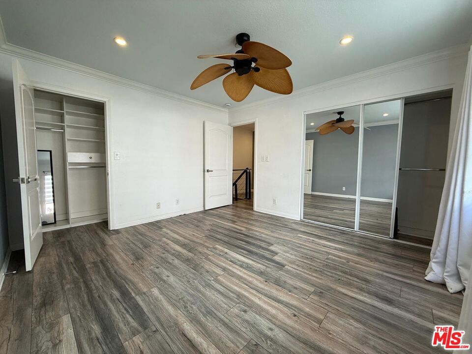 1043 Thompson Avenue 11 — photo