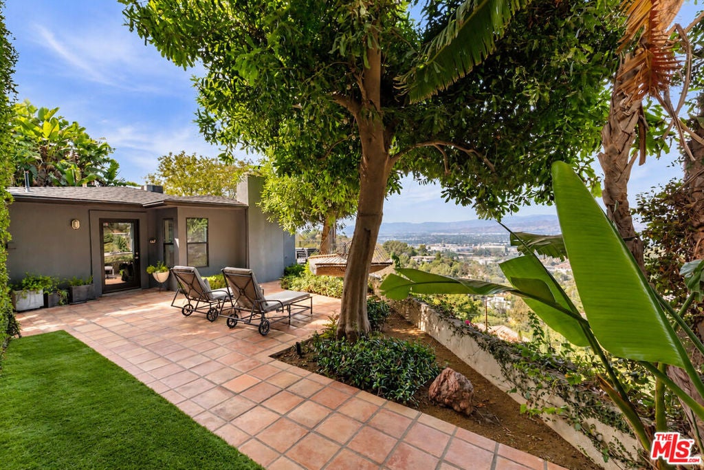 7301 Pacific View Drive — photo