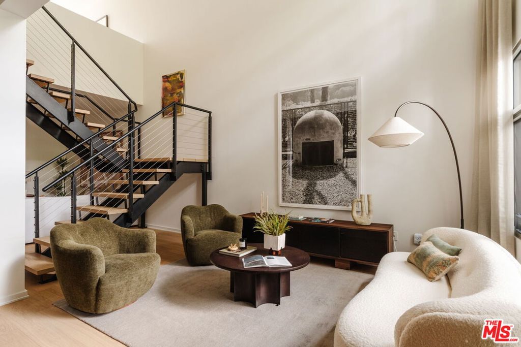 4111 W Sunset Boulevard 111 — photo