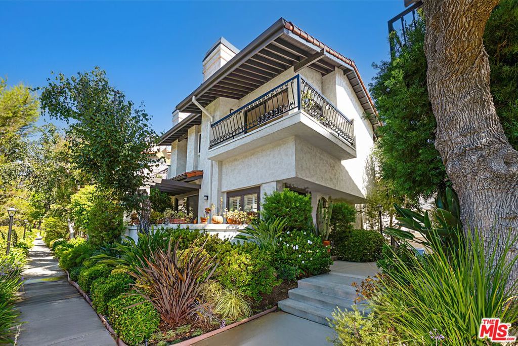 1476 Palisades Drive — photo