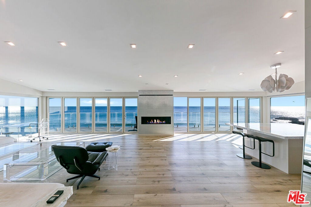 25216 Malibu Road — photo