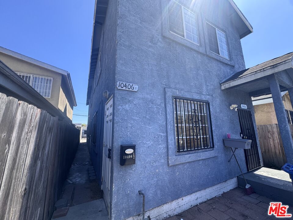 10406 Avalon Blvd — photo