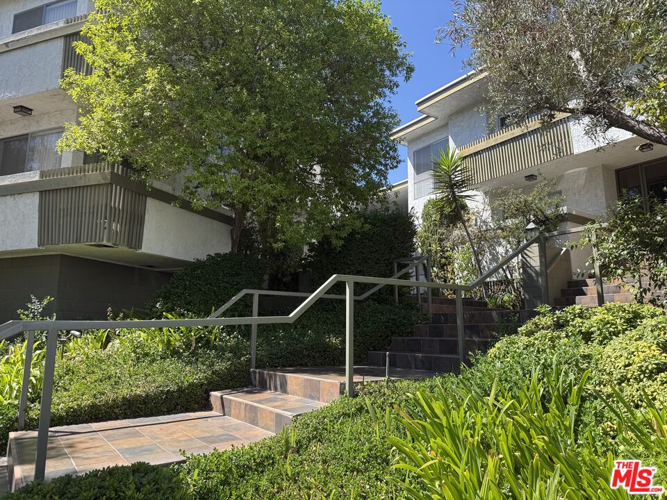 10445 Eastborne Ave Unit 203 — photo