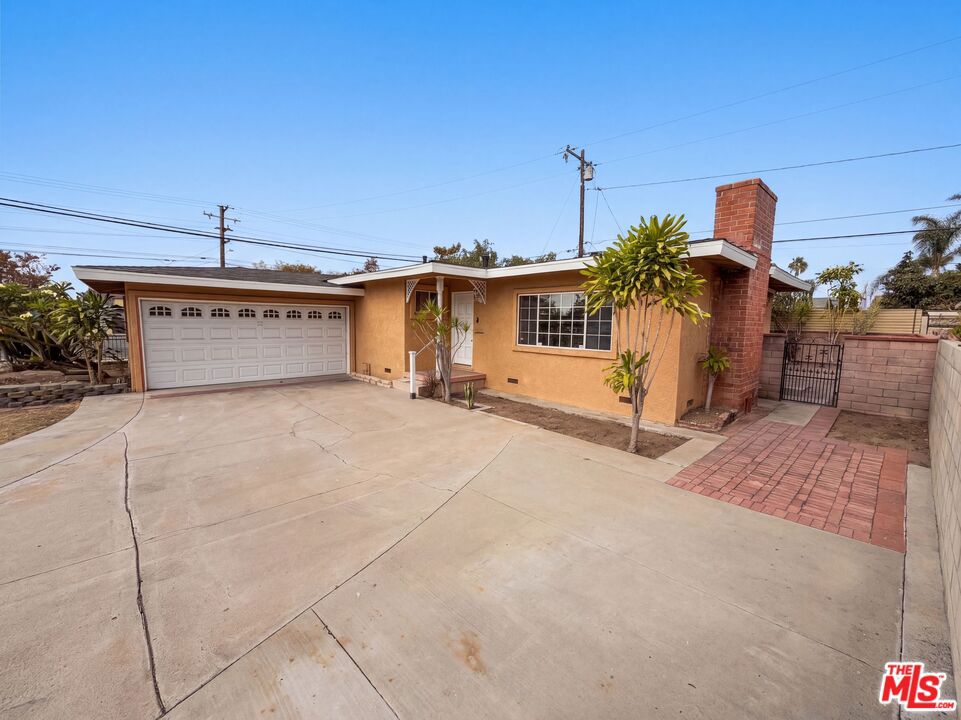 1426 S Rita Way — photo