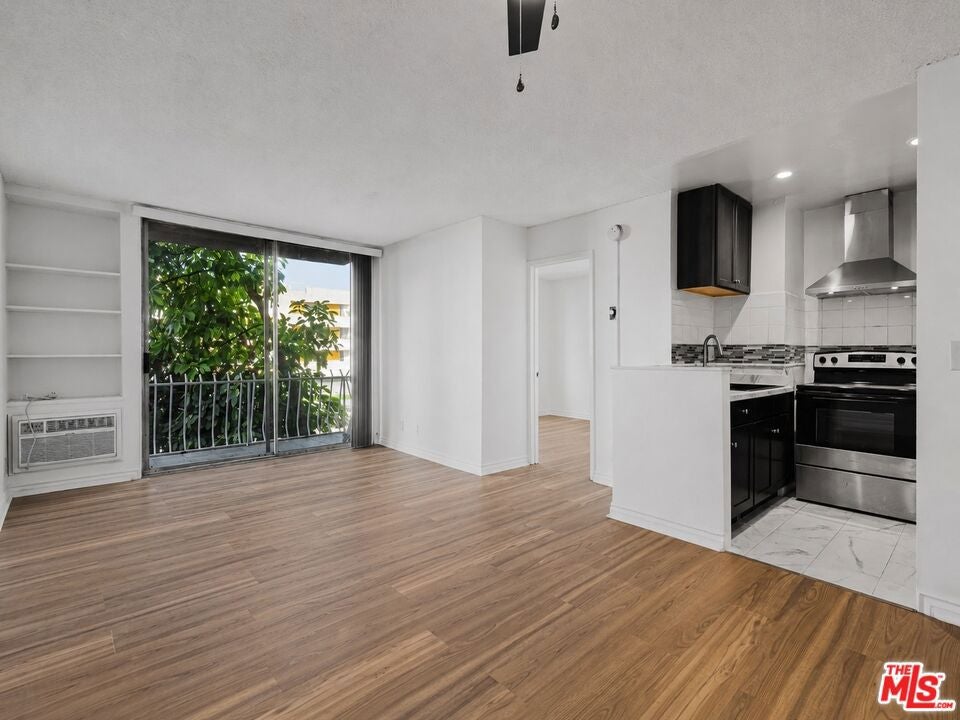 210 S La Fayette Park Place 201 — photo