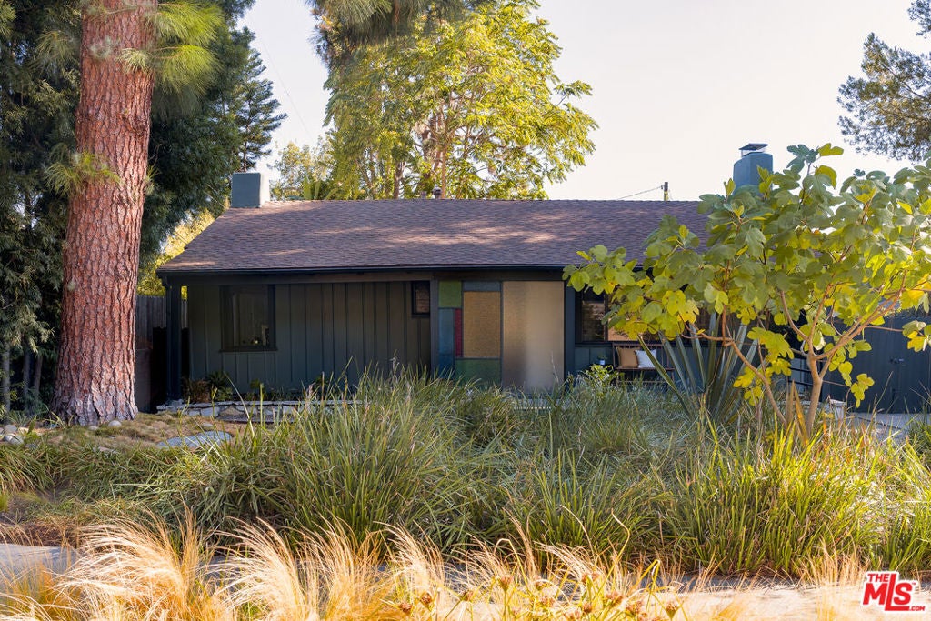 1718 Hill Drive — photo