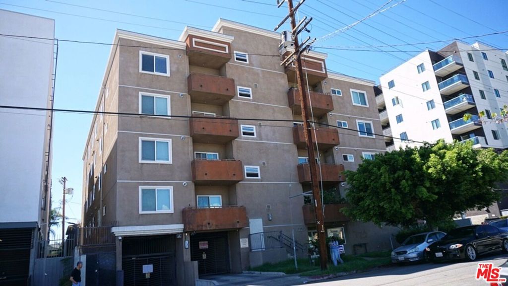1029 S Hobart Boulevard 202 — photo