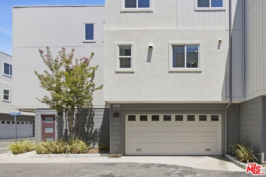 5262 N Rainier Way — photo