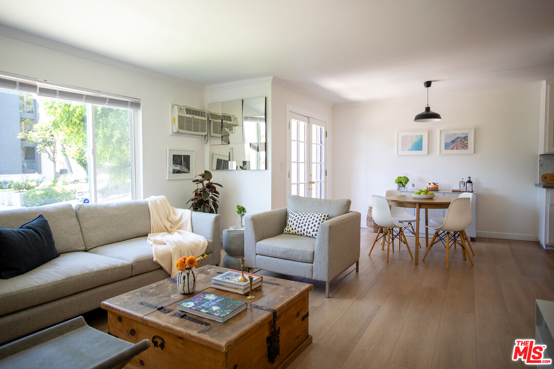 1222 N Olive Dr 101 — photo