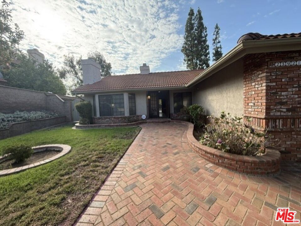 23921 Redbark Drive — photo