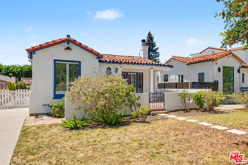 2273 Manning Avenue — photo