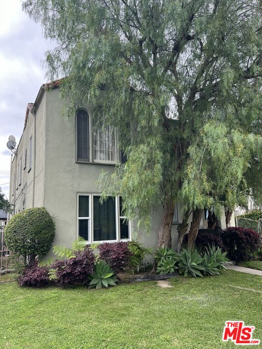 1284 S Highland Ave — photo