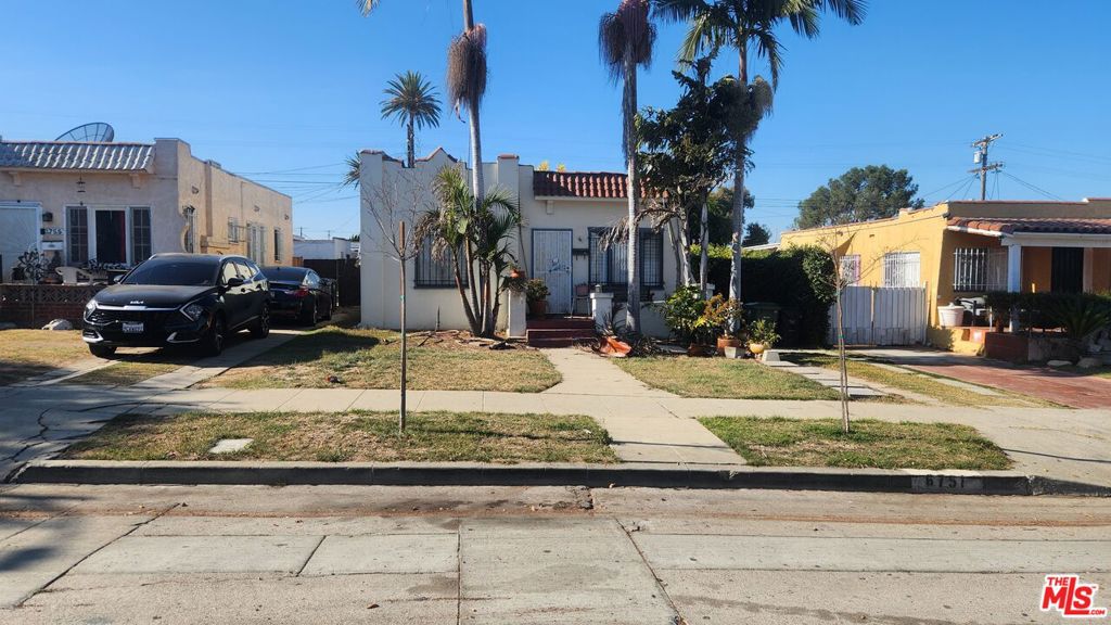6751 Arlington Avenue — photo
