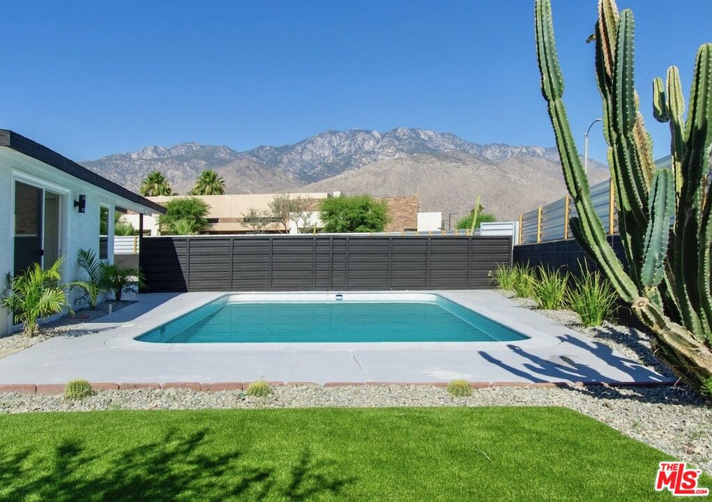 4325 E Calle De Carlos — photo