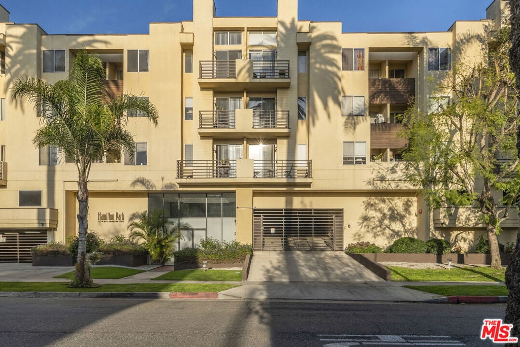 112 N Hamilton Drive 305 — photo