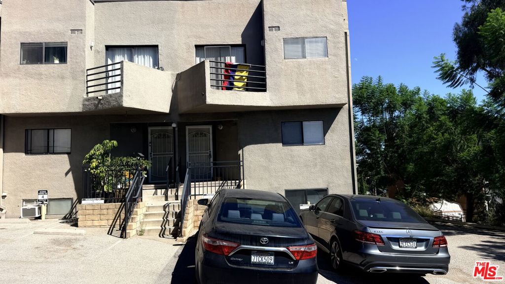 1858 N Alvarado Street — photo