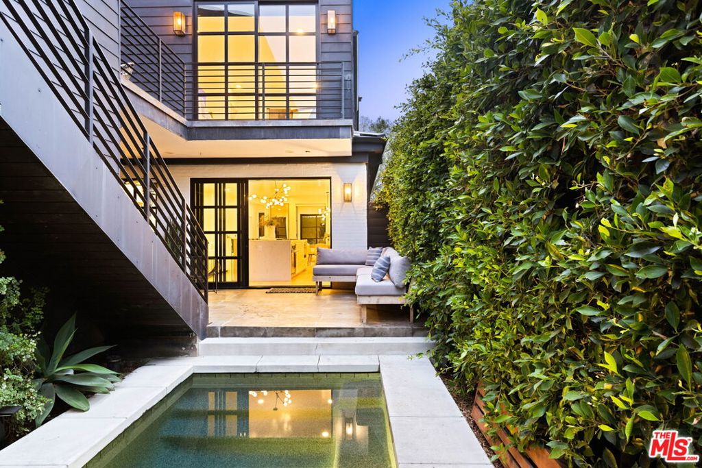 3024 Stanford Avenue — photo