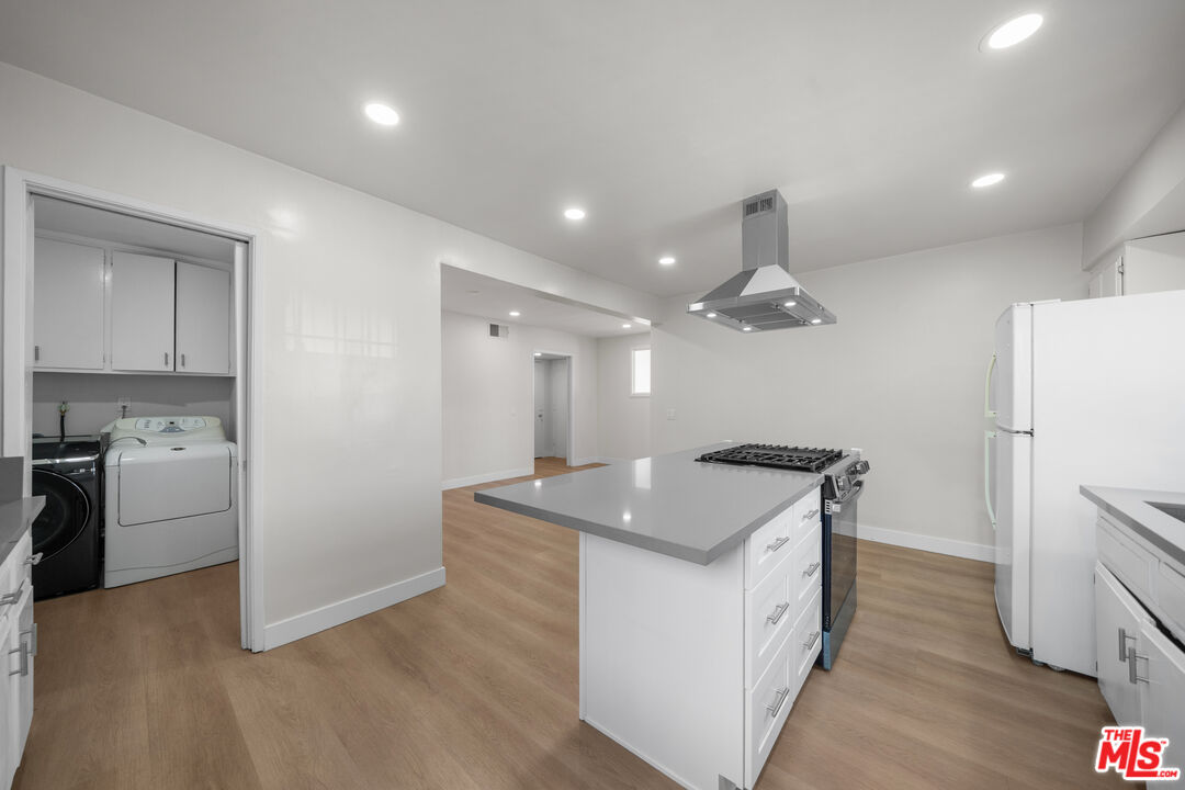Home in Los Angeles, CA 90006 — photo 3