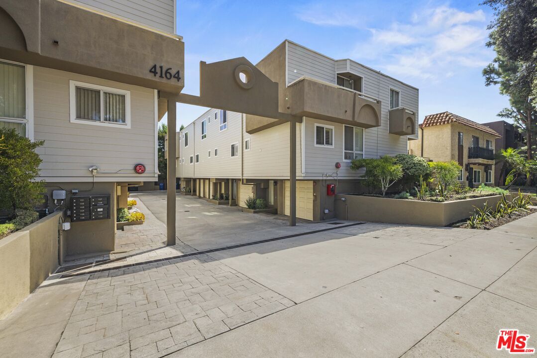 4164 Tujunga Ave 103 — photo