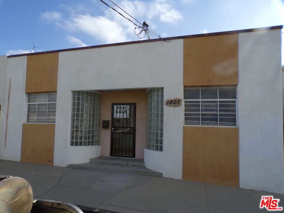 Home in San Fernando, CA 91340 — photo 2