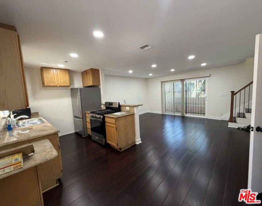720 N Eucalyptus Avenue 106 — photo