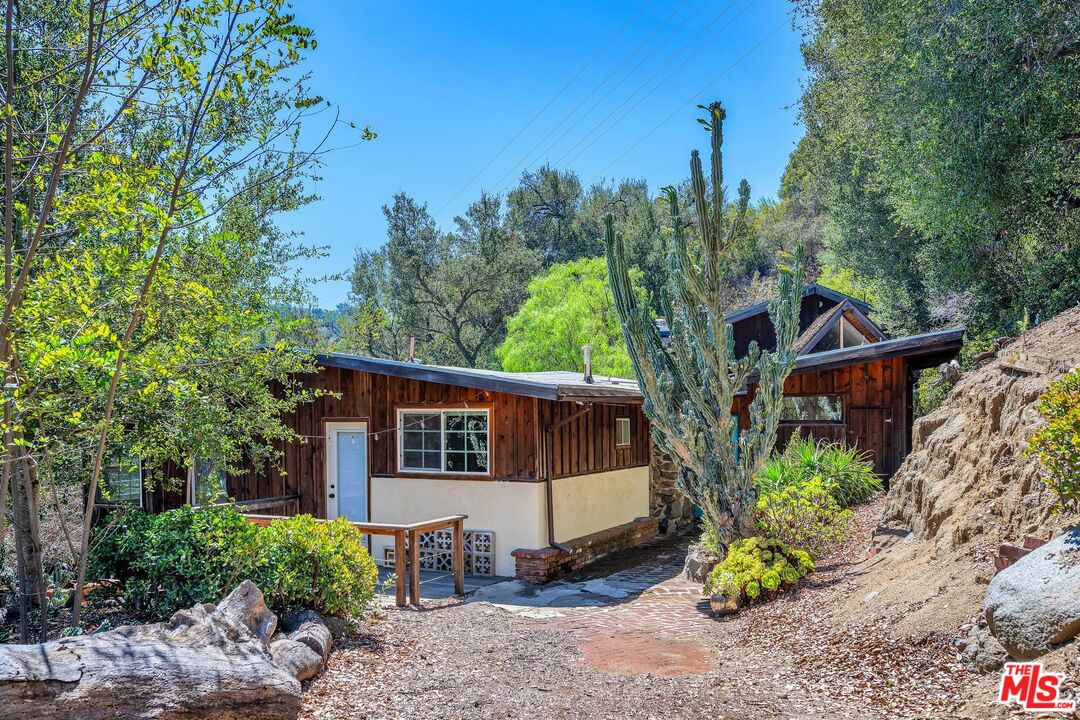 2519 Horse Shoe Canyon Rd — photo