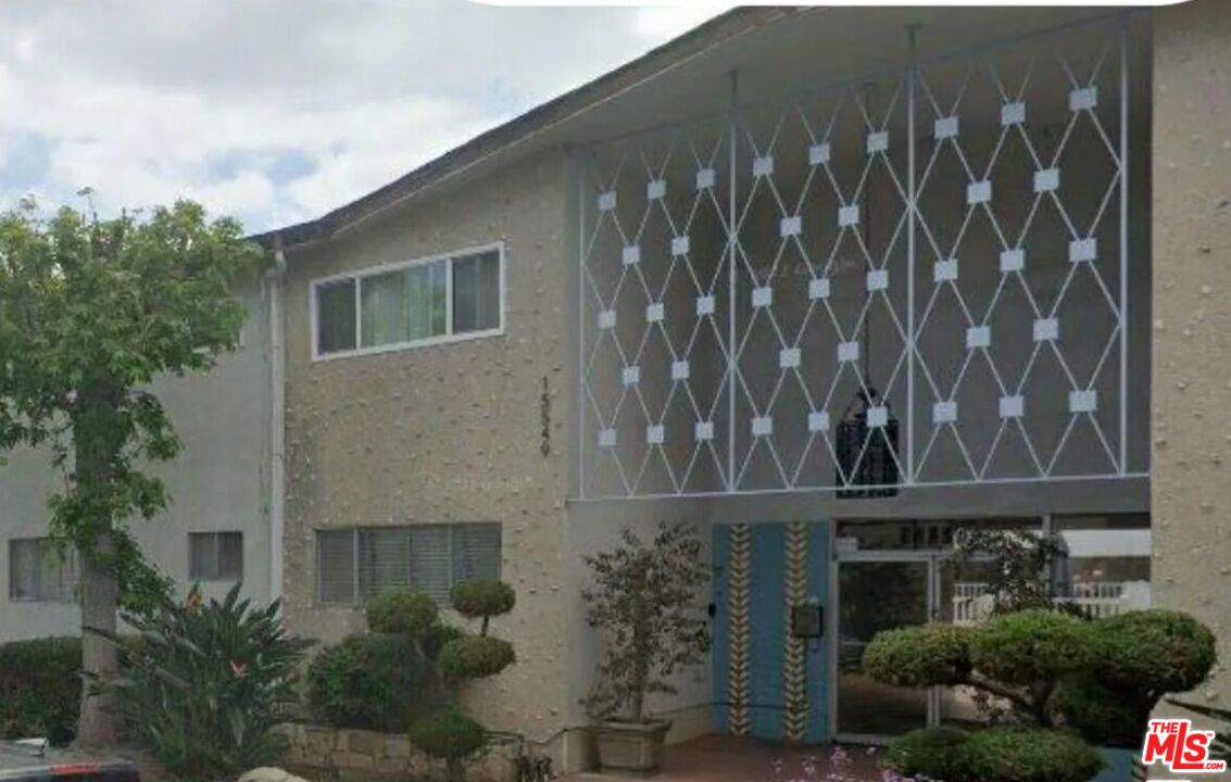 15549 S Budlong Pl Unit 2 — photo