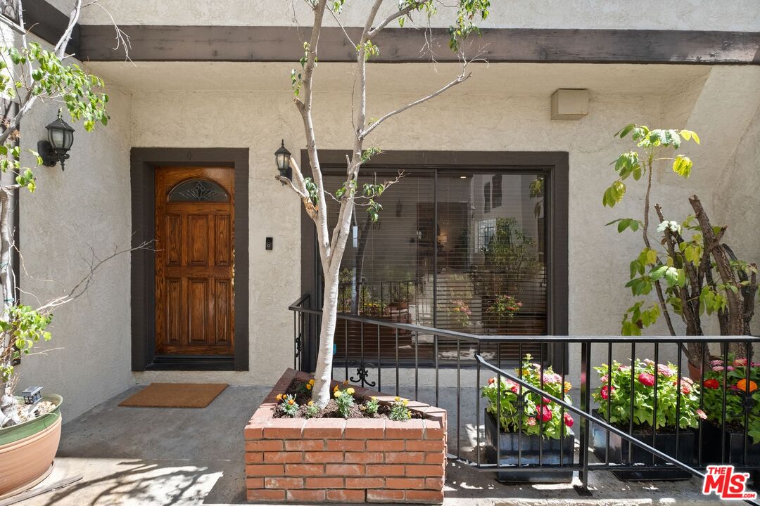 4338 Gentry Ave 4 — photo