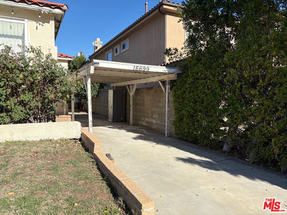 16699 Morrison Street — photo