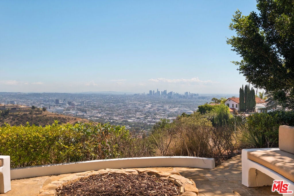 8148 Mannix Drive — photo