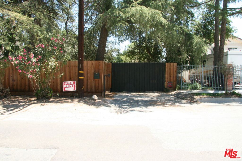 9814 Baden Avenue — photo