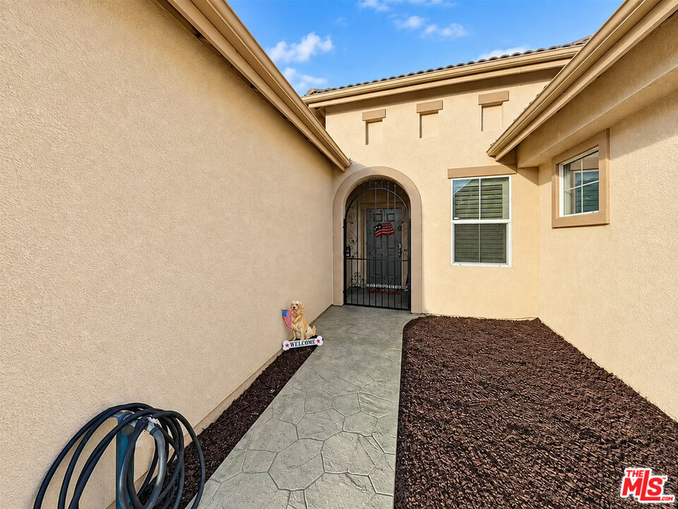 17886 Robusta Dr, Riverside, CA 92503 — photo 2