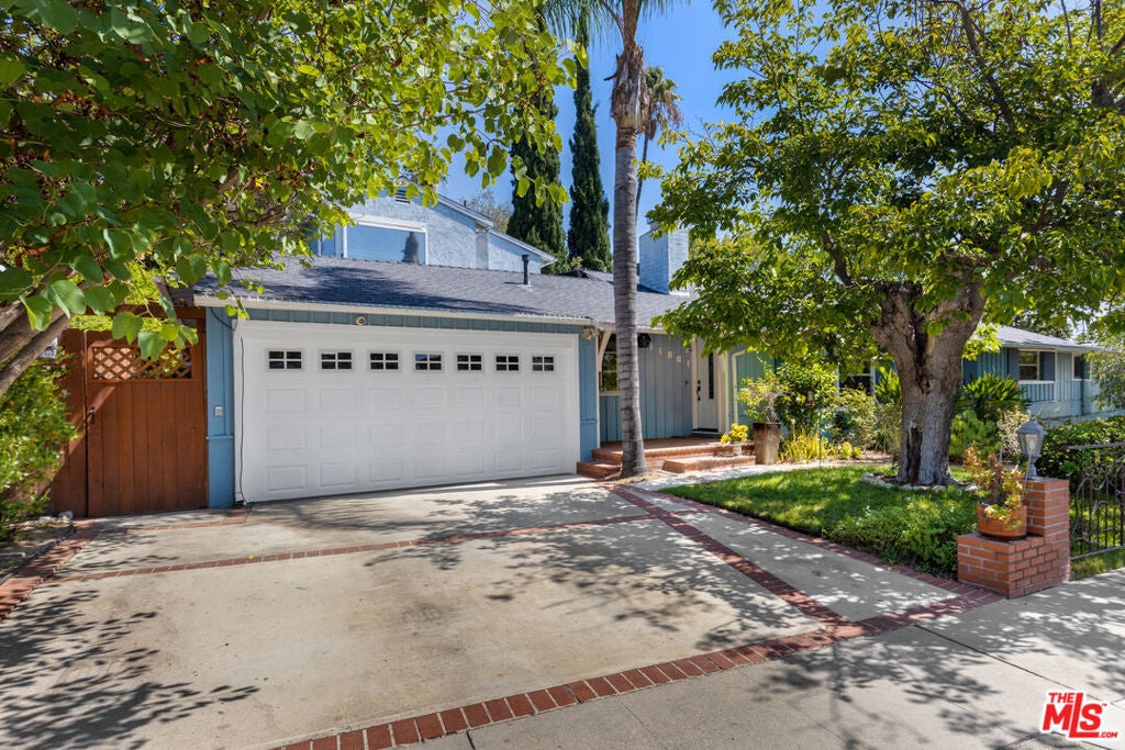 11861 Tiara Street — photo