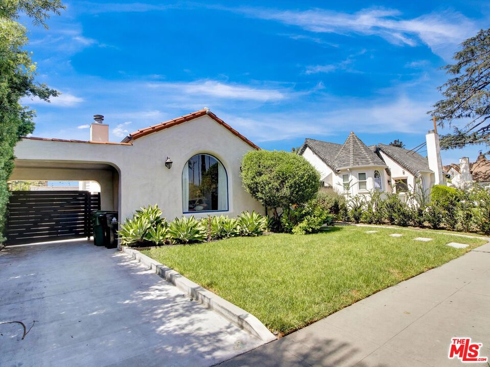 2907 Potomac Avenue — photo