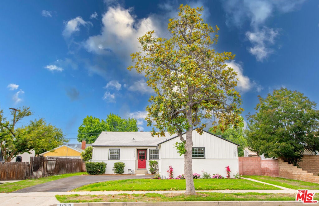 17209 Stagg Street — photo